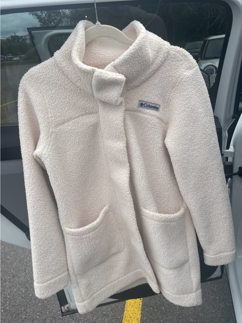 Columbia women’s Cream Sherpa Coat - Cozy Zip Jacket, size small